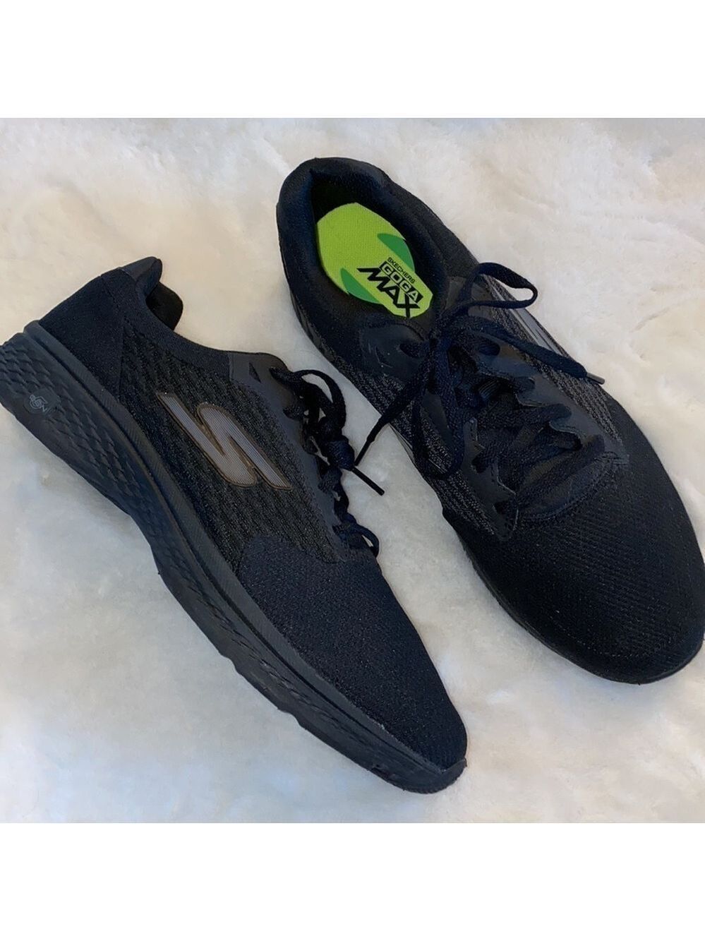 COPY - SKETCHERS Goga Max Sneakers NWOT